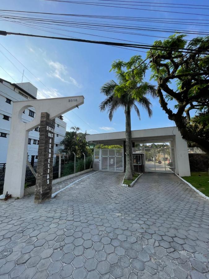 Apto Em Condominio No Centro De Bombinhas, Proximo Da Praia Eksteriør billede
